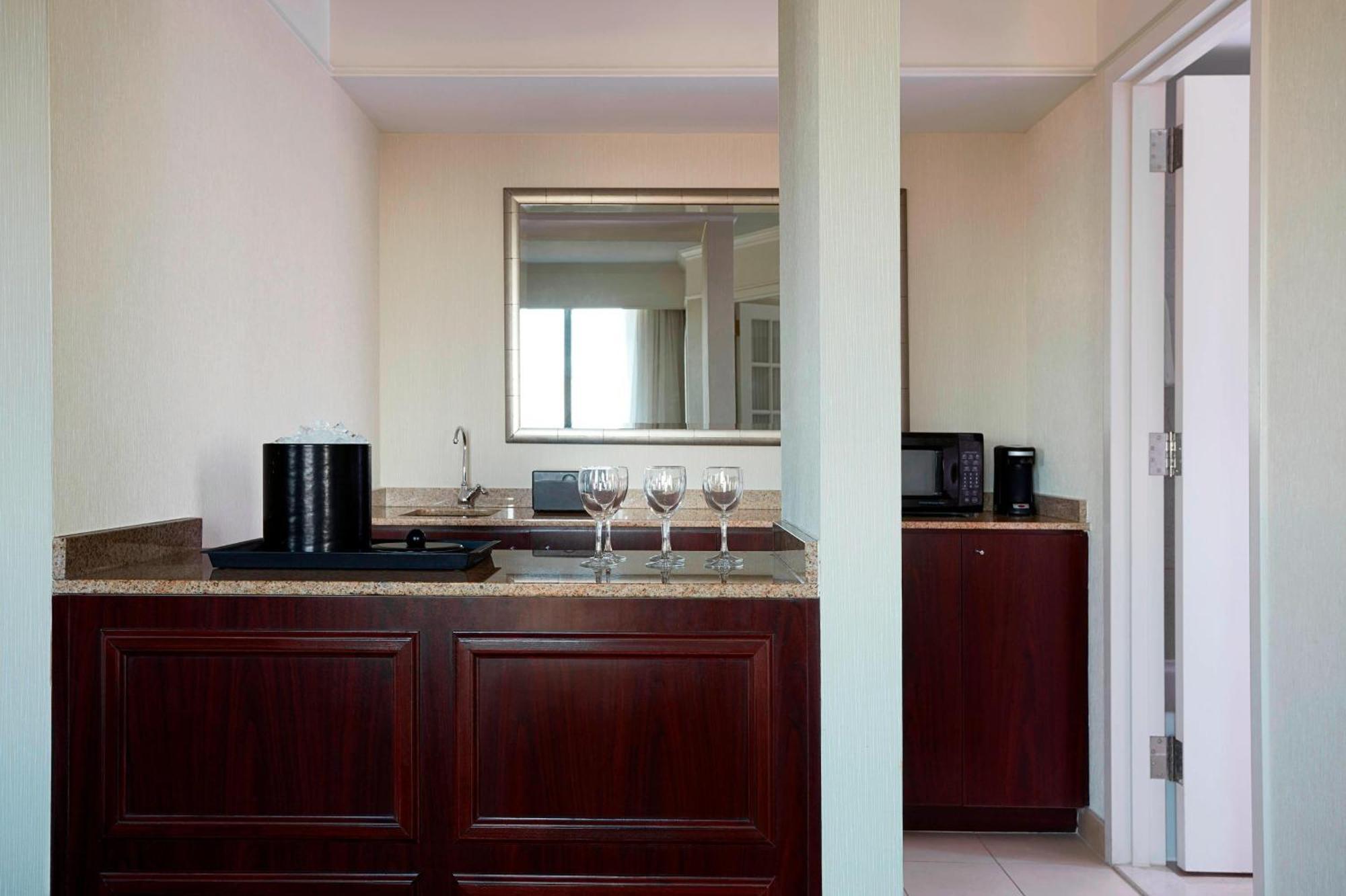 Washington Dulles Marriott Suites Herndon Esterno foto